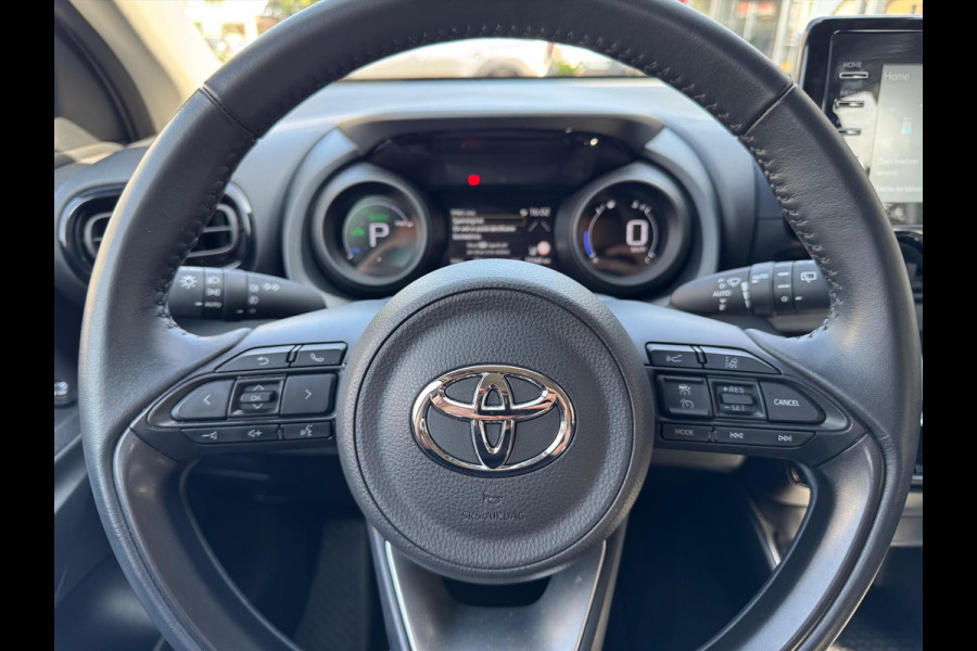Toyota Yaris 1.5 Hybrid Dynamic Plus | Dodehoekherkenning, Parkeersensoren, Parelmoer wit, Stoelverwarming, Keyless, 16inch