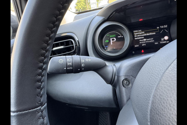 Toyota Yaris 1.5 Hybrid Dynamic Plus | Dodehoekherkenning, Parkeersensoren, Parelmoer wit, Stoelverwarming, Keyless, 16inch
