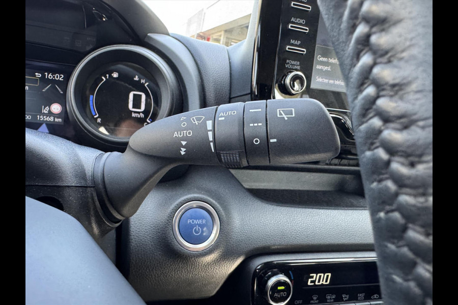 Toyota Yaris 1.5 Hybrid Dynamic Plus | Dodehoekherkenning, Parkeersensoren, Parelmoer wit, Stoelverwarming, Keyless, 16inch