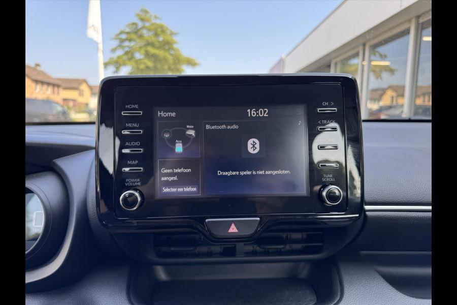 Toyota Yaris 1.5 Hybrid Dynamic Plus | Dodehoekherkenning, Parkeersensoren, Parelmoer wit, Stoelverwarming, Keyless, 16inch