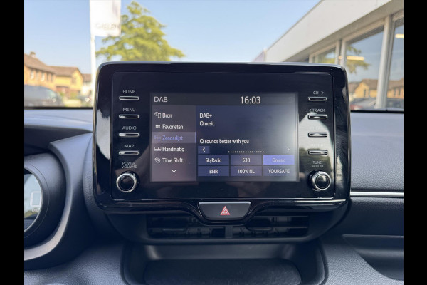Toyota Yaris 1.5 Hybrid Dynamic Plus | Dodehoekherkenning, Parkeersensoren, Parelmoer wit, Stoelverwarming, Keyless, 16inch