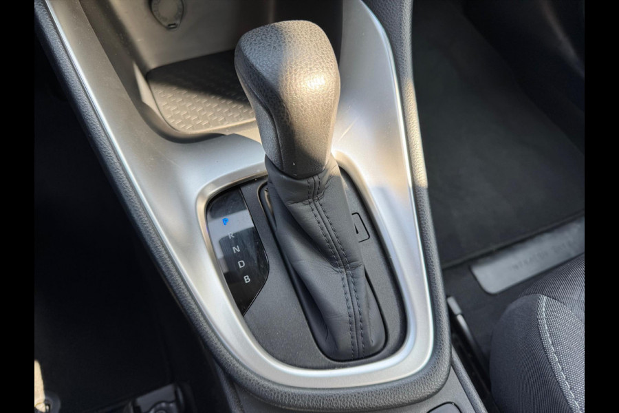 Toyota Yaris 1.5 Hybrid Dynamic Plus | Dodehoekherkenning, Parkeersensoren, Parelmoer wit, Stoelverwarming, Keyless, 16inch