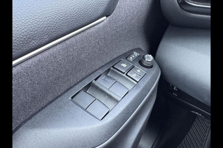 Toyota Yaris 1.5 Hybrid Dynamic Plus | Dodehoekherkenning, Parkeersensoren, Parelmoer wit, Stoelverwarming, Keyless, 16inch