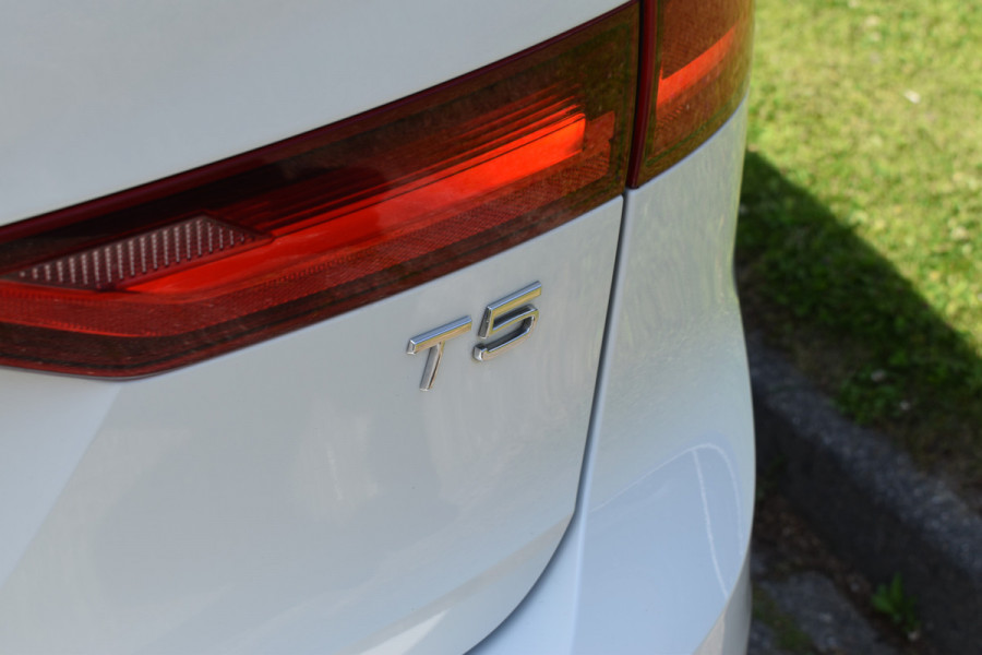 Volvo V90 T5 251PK 90th Anniversary Edition 19 inch | Tekhaak | Stoelverwarming | Leer | Pars Assist  v+a | Park Assist 0Camera