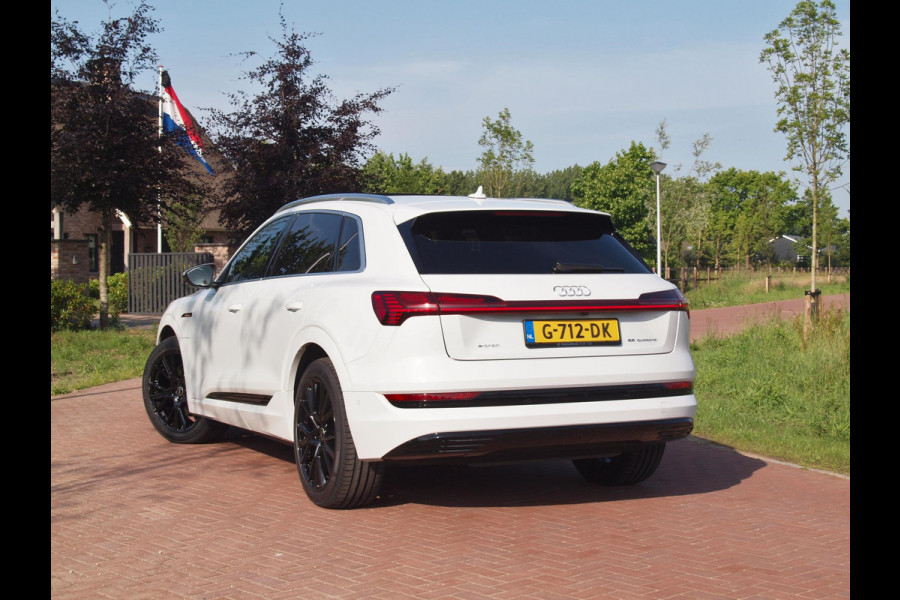 Audi e-tron e-tron 55 quattro advanced 95 kWh | S-Line | Panoramadak | Camera | Bang & Olufsen | Apple Carplay | Leer |