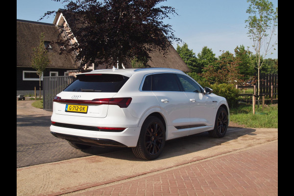 Audi e-tron e-tron 55 quattro advanced 95 kWh | S-Line | Panoramadak | Camera | Bang & Olufsen | Apple Carplay | Leer |