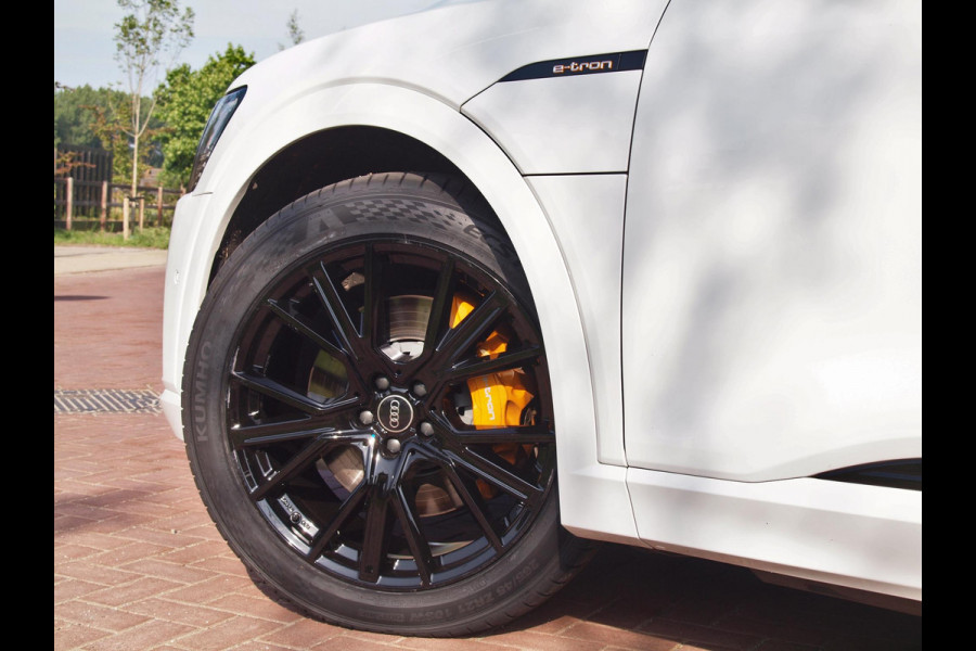 Audi e-tron e-tron 55 quattro advanced 95 kWh | S-Line | Panoramadak | Camera | Bang & Olufsen | Apple Carplay | Leer |