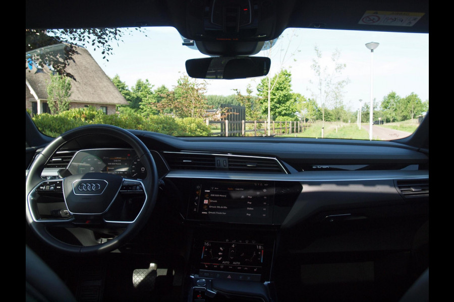 Audi e-tron e-tron 55 quattro advanced 95 kWh | S-Line | Panoramadak | Camera | Bang & Olufsen | Apple Carplay | Leer |