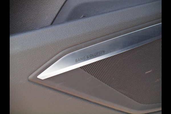 Audi e-tron e-tron 55 quattro advanced 95 kWh | S-Line | Panoramadak | Camera | Bang & Olufsen | Apple Carplay | Leer |