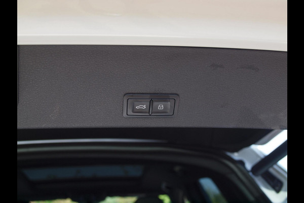 Audi e-tron e-tron 55 quattro advanced 95 kWh | S-Line | Panoramadak | Camera | Bang & Olufsen | Apple Carplay | Leer |