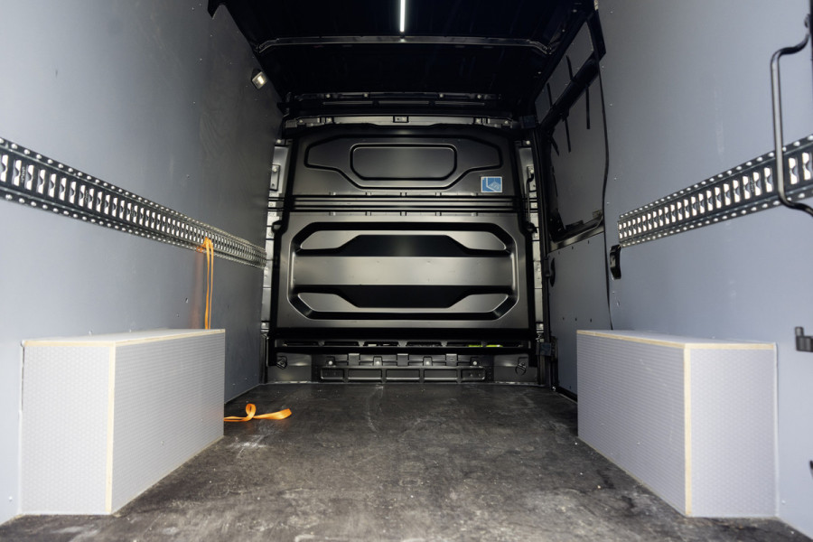 Renault Master E-Tech T35 L2H2 | Red Edition | 87 kWh | LED | Camera | CarPlay | Navi | Cruise | Airco | PDC