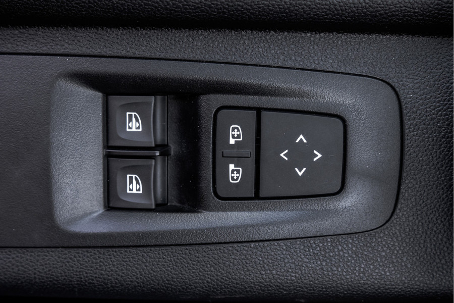 Renault Master E-Tech T35 L2H2 | Red Edition | 87 kWh | LED | Camera | CarPlay | Navi | Cruise | Airco | PDC