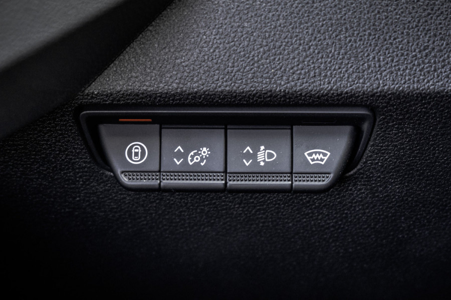 Renault Master E-Tech T35 L2H2 | Red Edition | 87 kWh | LED | Camera | CarPlay | Navi | Cruise | Airco | PDC