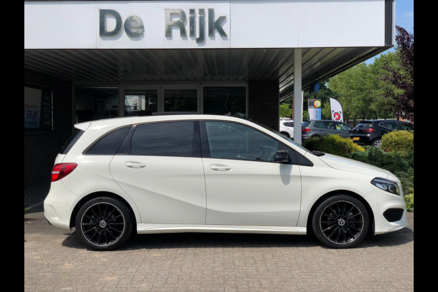 Mercedes-Benz B-Klasse 180 AMG Styling/Night Pakket | Schuifdak, Alcantara, 18'' LMV, Navi, Camera, Cruise, Sfeerverlichting | NAP