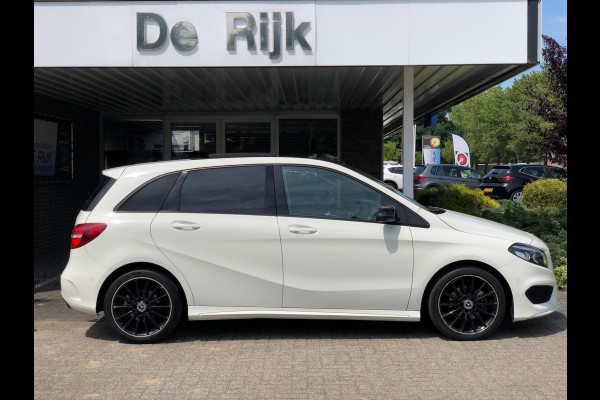 Mercedes-Benz B-Klasse 180 AMG Styling/Night Pakket | Schuifdak, Alcantara, 18'' LMV, Navi, Camera, Cruise, Sfeerverlichting | NAP