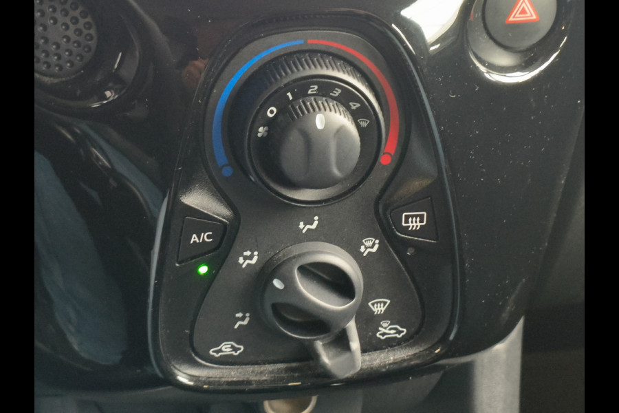 Citroën C1 1.0 VTi Feel Camera,Apple/Android uit 2022 Rijklaar + 12 maanden Bovag-garantie Henk Jongen Auto's in Helmond,  al 50 jaar service zoals 't hoort!