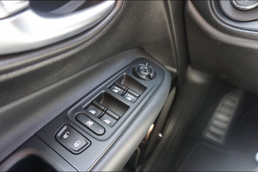 Jeep Renegade 110PK E-Torq Night EAGLE 2 NAVI | AIRCO | CRUISE | PARK.SENS!