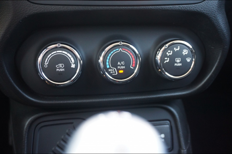 Jeep Renegade 110PK E-Torq Night EAGLE 2 NAVI | AIRCO | CRUISE | PARK.SENS!