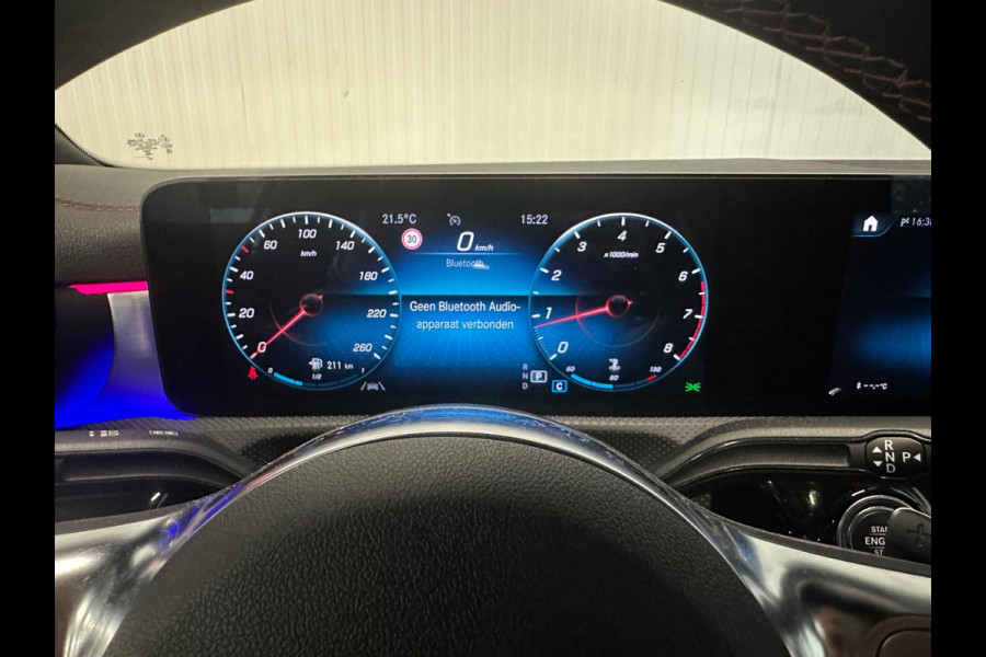 Mercedes-Benz CLA-Klasse 180 Premium Plus | PANO | AMBIENCE LIGHTS | PREMIUM PLUS