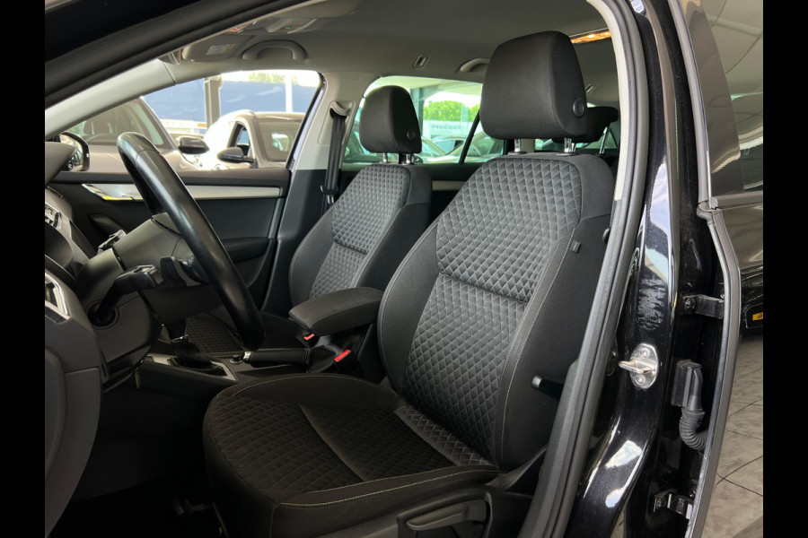 Škoda Octavia Combi 1.4 TSI Greentech Style Business PDC | CARPLAY | TREKHAAK | AIRCO |