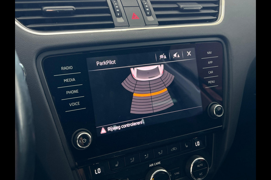 Škoda Octavia Combi 1.4 TSI Greentech Style Business PDC | CARPLAY | TREKHAAK | AIRCO |