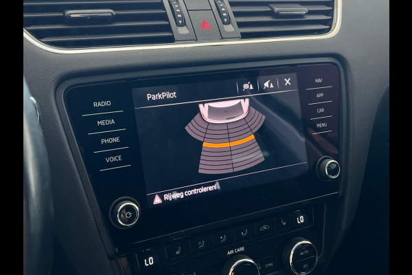 Škoda Octavia Combi 1.4 TSI Greentech Style Business PDC | CARPLAY | TREKHAAK | AIRCO |