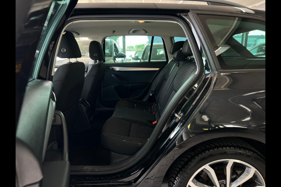 Škoda Octavia Combi 1.4 TSI Greentech Style Business PDC | CARPLAY | TREKHAAK | AIRCO |