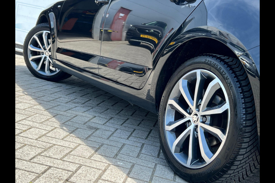 Škoda Octavia Combi 1.4 TSI Greentech Style Business PDC | CARPLAY | TREKHAAK | AIRCO |