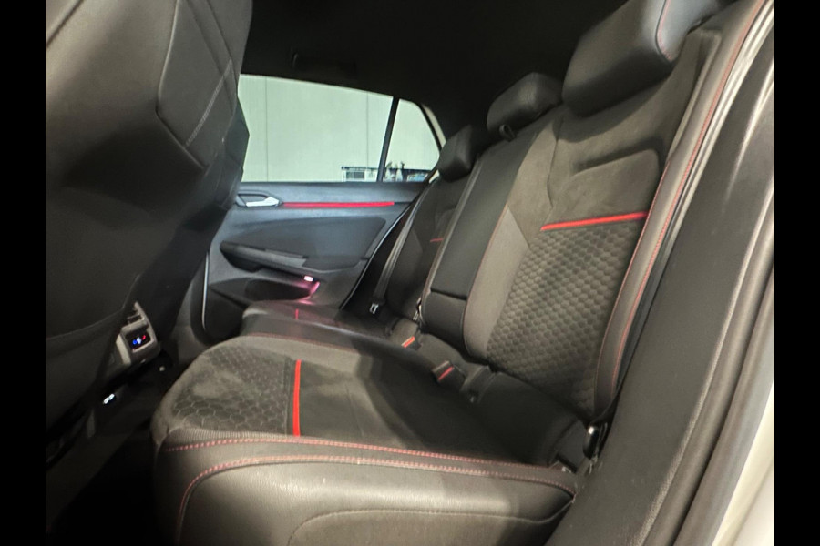 Volkswagen Golf 2.0 TSI GTI | PANO | LEDER | CAMERA