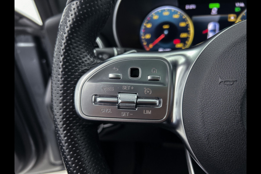 Mercedes-Benz C-Klasse 200 Business Solution AMG | Achteruitrijcamera | AMG-styling | Smartphone-integratiepakket | Navigatiesysteem full map | 24 Maanden Mercedes-Benz Certified garantie.