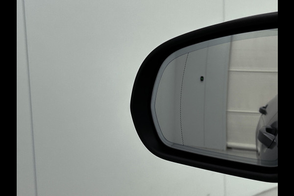 Mercedes-Benz C-Klasse 200 Business Solution AMG | Achteruitrijcamera | AMG-styling | Smartphone-integratiepakket | Navigatiesysteem full map | 24 Maanden Mercedes-Benz Certified garantie.