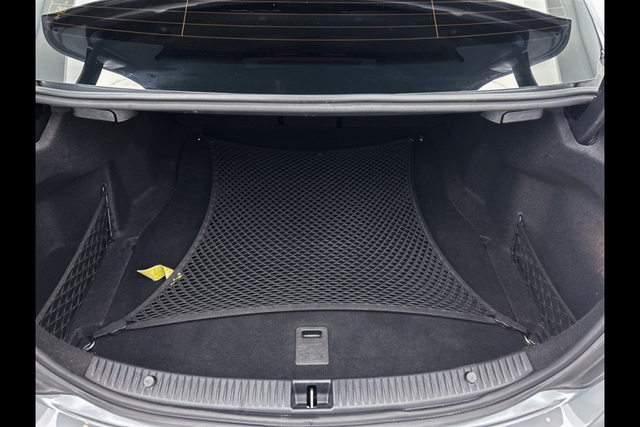 Mercedes-Benz C-Klasse 200 Business Solution AMG | Achteruitrijcamera | AMG-styling | Smartphone-integratiepakket | Navigatiesysteem full map | 24 Maanden Mercedes-Benz Certified garantie.