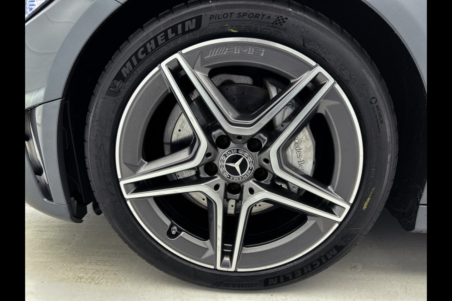 Mercedes-Benz C-Klasse 200 Business Solution AMG | Achteruitrijcamera | AMG-styling | Smartphone-integratiepakket | Navigatiesysteem full map | 24 Maanden Mercedes-Benz Certified garantie.