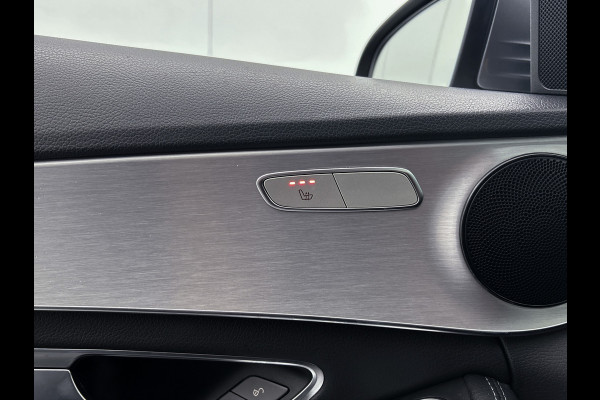 Mercedes-Benz C-Klasse 200 Business Solution AMG | Achteruitrijcamera | AMG-styling | Smartphone-integratiepakket | Navigatiesysteem full map | 24 Maanden Mercedes-Benz Certified garantie.