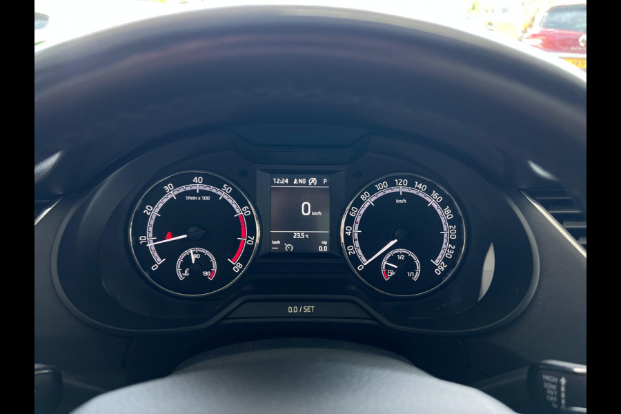 Škoda Octavia Combi 1.4 TSI Greentech Style Business PDC | CARPLAY | TREKHAAK | AIRCO |