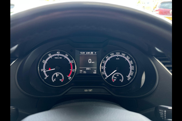 Škoda Octavia Combi 1.4 TSI Greentech Style Business PDC | CARPLAY | TREKHAAK | AIRCO |