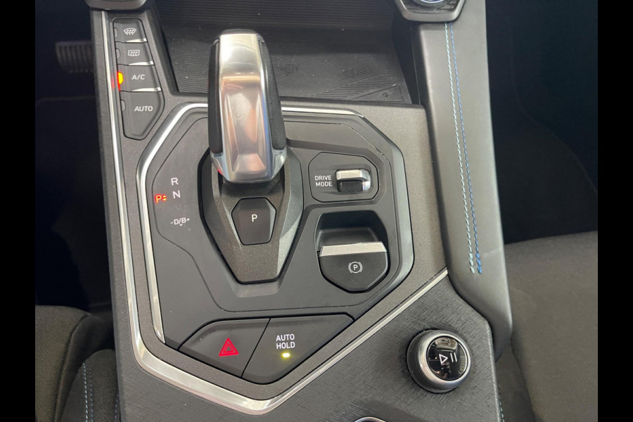 Lynk & Co 01 1.5 Plug-in Hybrid Pano/dak Apple/Carplay Adaptive/Cruise Camera.