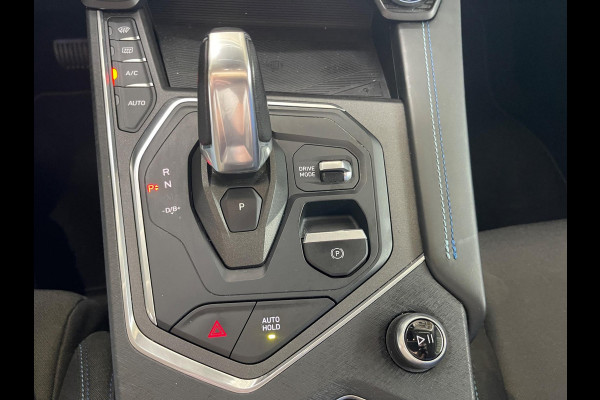 Lynk & Co 01 1.5 Plug-in Hybrid Pano/dak Apple/Carplay Adaptive/Cruise Camera.