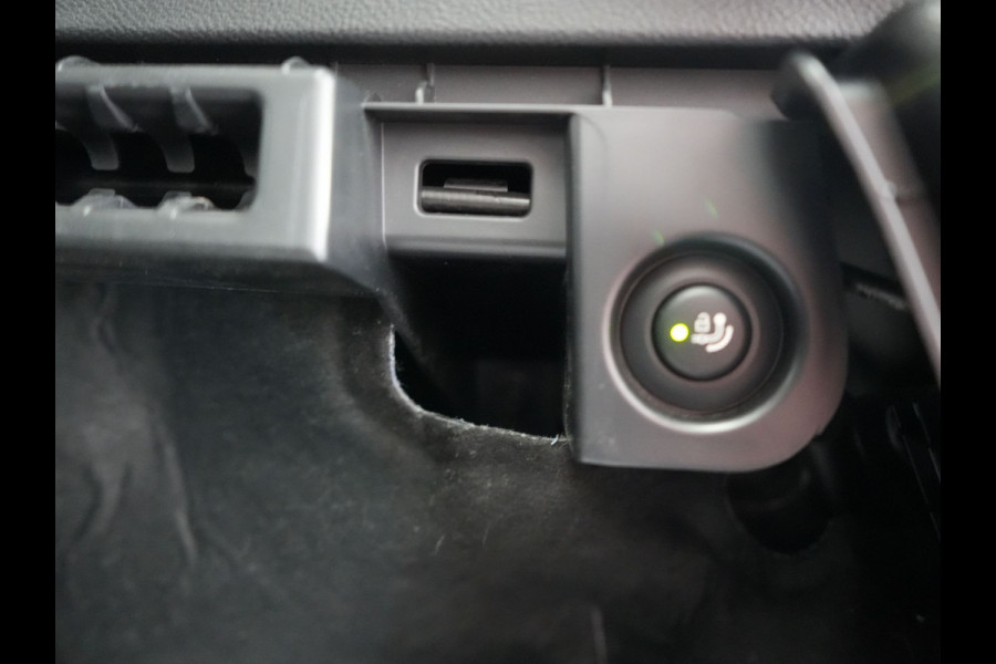 BMW X3 xDrive30e Luxury Line Plug In Hybrid 293pk PHEV | Trekhaak af Fabriek | Panodak | Adaptive Cruise | Lederen Sportstoelen Memory | 19"L.M | Sfeerverlichting | Keyless | Apple Carplay |