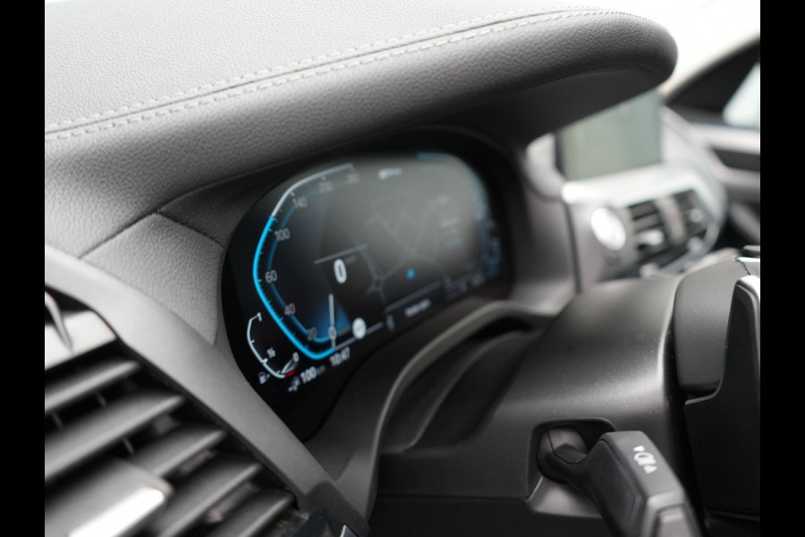 BMW X3 xDrive30e Luxury Line Plug In Hybrid 293pk PHEV | Trekhaak af Fabriek | Panodak | Adaptive Cruise | Lederen Sportstoelen Memory | 19"L.M | Sfeerverlichting | Keyless | Apple Carplay |
