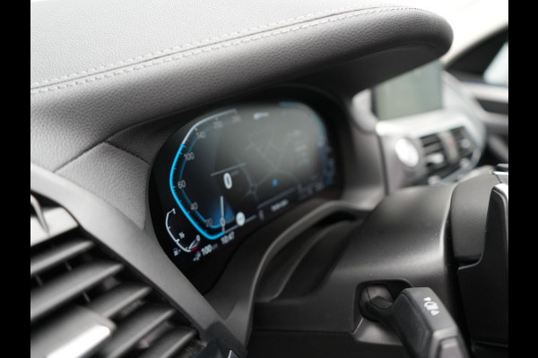 BMW X3 xDrive30e Luxury Line Plug In Hybrid 293pk PHEV | Trekhaak af Fabriek | Panodak | Adaptive Cruise | Lederen Sportstoelen Memory | 19"L.M | Sfeerverlichting | Keyless | Apple Carplay |