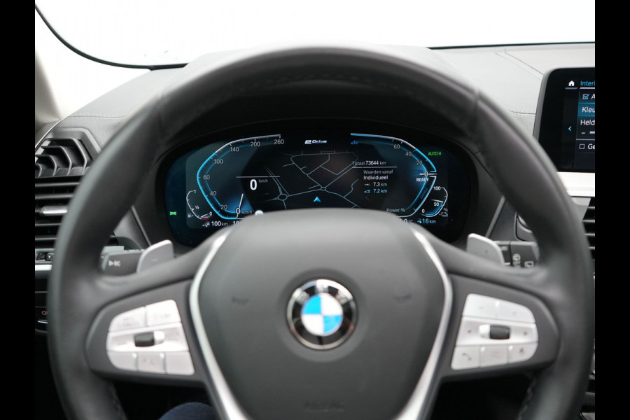 BMW X3 xDrive30e Luxury Line Plug In Hybrid 293pk PHEV | Trekhaak af Fabriek | Panodak | Adaptive Cruise | Lederen Sportstoelen Memory | 19"L.M | Sfeerverlichting | Keyless | Apple Carplay |