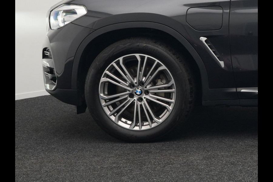 BMW X3 xDrive30e Luxury Line Plug In Hybrid 293pk PHEV | Trekhaak af Fabriek | Panodak | Adaptive Cruise | Lederen Sportstoelen Memory | 19"L.M | Sfeerverlichting | Keyless | Apple Carplay |