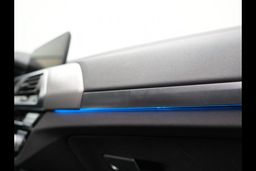 BMW X3 xDrive30e Luxury Line Plug In Hybrid 293pk PHEV | Trekhaak af Fabriek | Panodak | Adaptive Cruise | Lederen Sportstoelen Memory | 19"L.M | Sfeerverlichting | Keyless | Apple Carplay |
