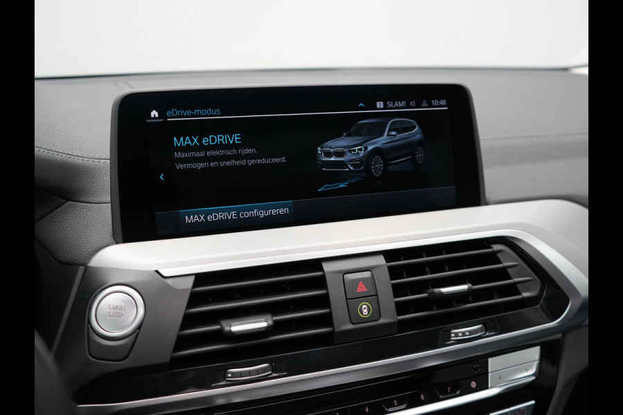 BMW X3 xDrive30e Luxury Line Plug In Hybrid 293pk PHEV | Trekhaak af Fabriek | Panodak | Adaptive Cruise | Lederen Sportstoelen Memory | 19"L.M | Sfeerverlichting | Keyless | Apple Carplay |