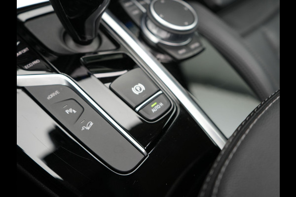 BMW X3 xDrive30e Luxury Line Plug In Hybrid 293pk PHEV | Trekhaak af Fabriek | Panodak | Adaptive Cruise | Lederen Sportstoelen Memory | 19"L.M | Sfeerverlichting | Keyless | Apple Carplay |