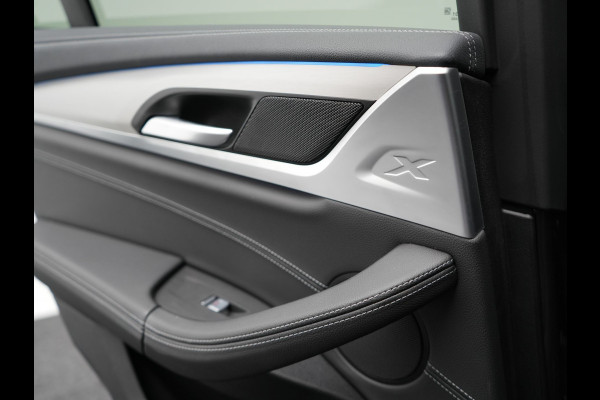 BMW X3 xDrive30e Luxury Line Plug In Hybrid 293pk PHEV | Trekhaak af Fabriek | Panodak | Adaptive Cruise | Lederen Sportstoelen Memory | 19"L.M | Sfeerverlichting | Keyless | Apple Carplay |