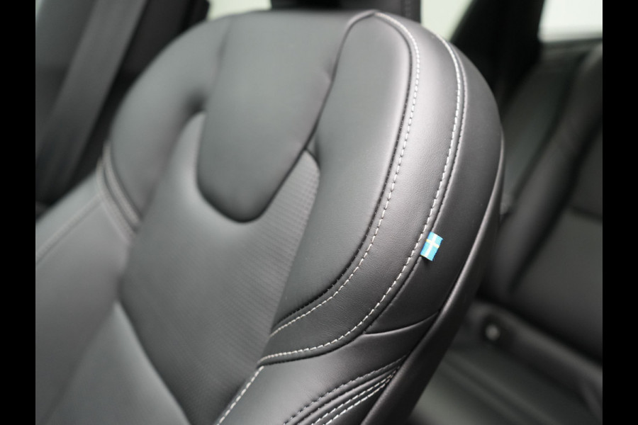 Volvo XC60 T8 AWD Ultimate Bright Plug In Hybrid PHEV | Panodak | Luxe Lederen Sportstoelen Memory & Massage | 360 Camera | Adaptive Cruise | Head Up | 20"L.M | Google Maps |