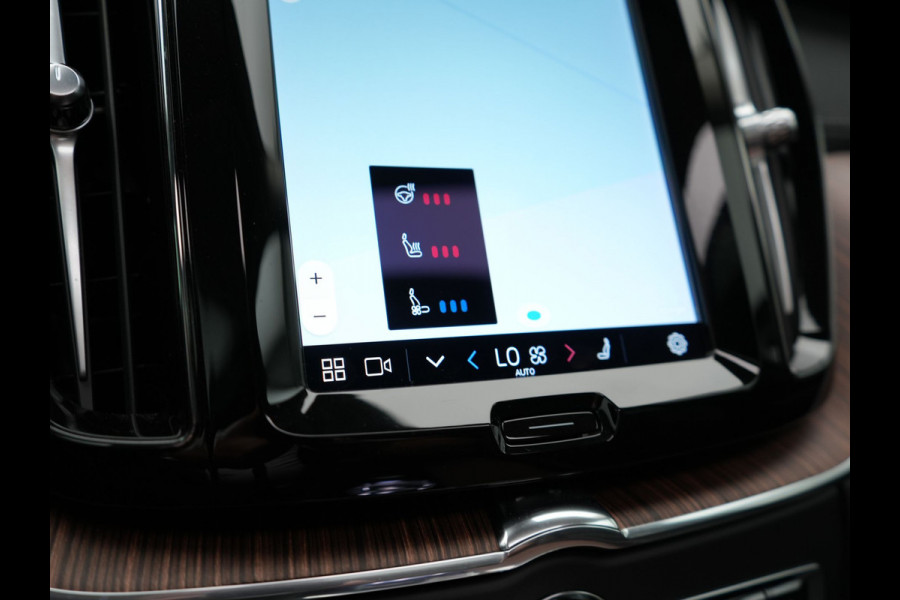 Volvo XC60 T8 AWD Ultimate Bright Plug In Hybrid PHEV | Panodak | Luxe Lederen Sportstoelen Memory & Massage | 360 Camera | Adaptive Cruise | Head Up | 20"L.M | Google Maps |