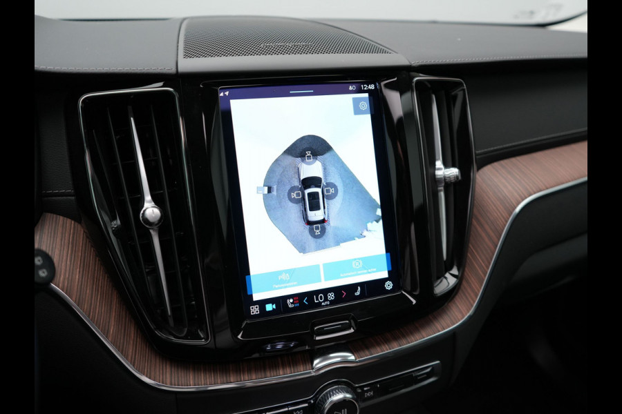 Volvo XC60 T8 AWD Ultimate Bright Plug In Hybrid PHEV | Panodak | Luxe Lederen Sportstoelen Memory & Massage | 360 Camera | Adaptive Cruise | Head Up | 20"L.M | Google Maps |
